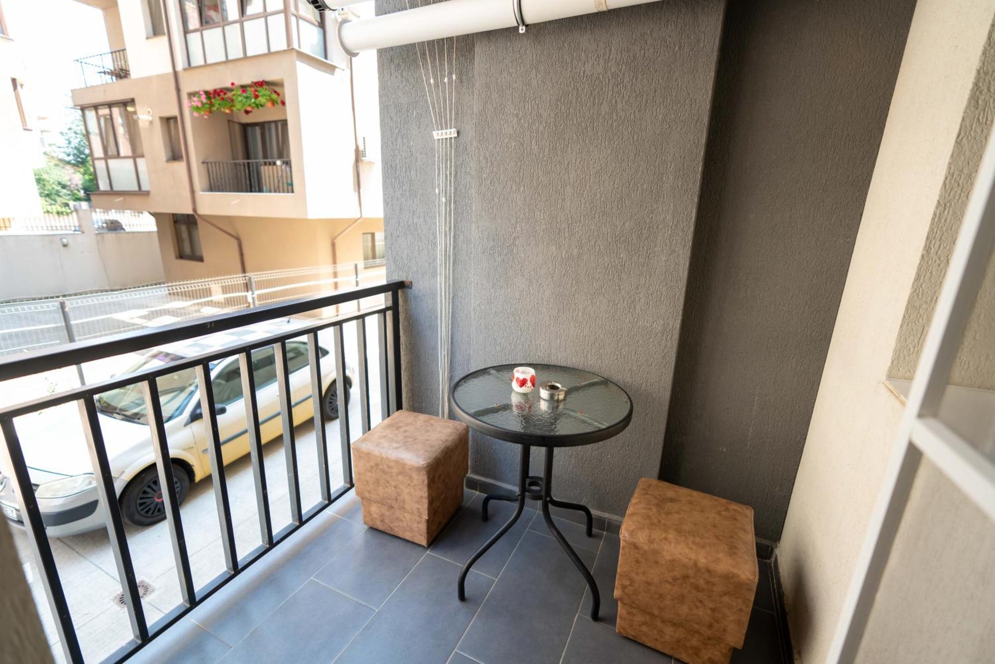 Hotel Studio Titan Bucharest Exterior photo